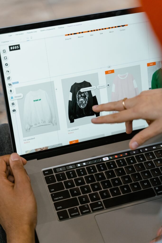 What Makes a Shopify Store Convert More Visitors